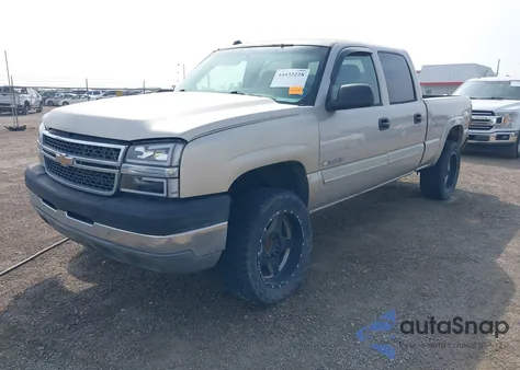 2005 Chevrolet Silverado 2500Hd Ls from USA, damaged, VIN 1GCHC23U05F823455
